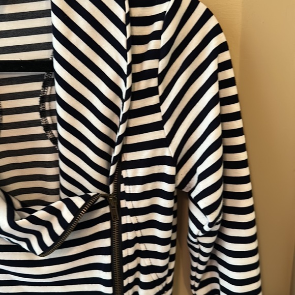 Navy and White striped jacket with pockets, Offset zipper in the front. - Picture 3 of 6